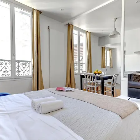 Bright Flat Champs-élysées Flat